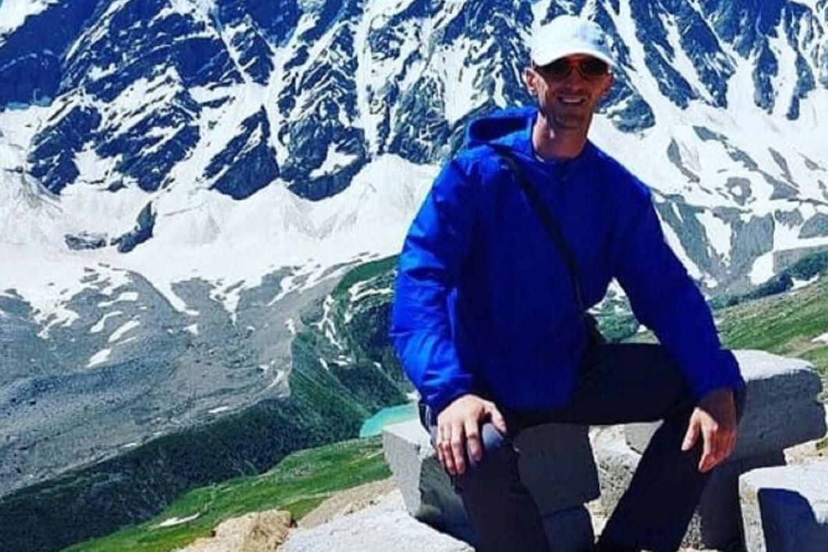 38-летний спортсмен из Красноярска погиб во время горного забега в Домбае, сорвавшись с ледника