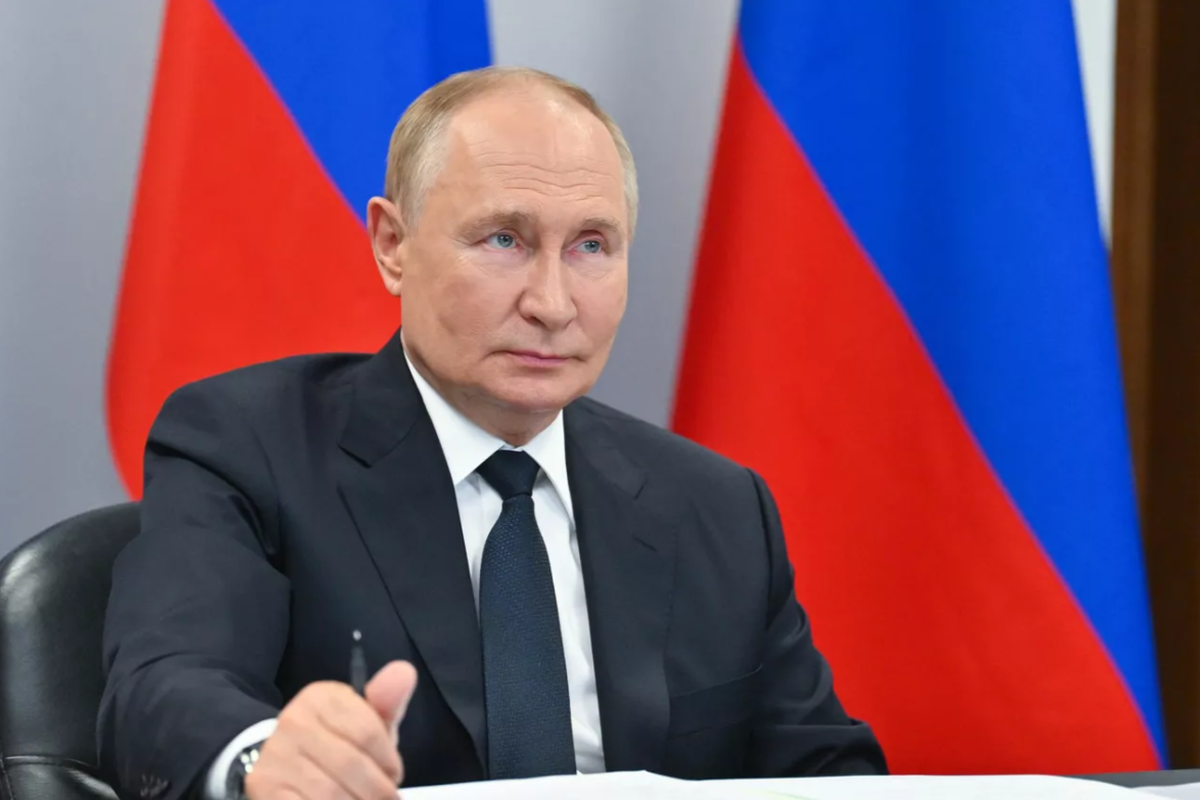 Владимир Путин заявил о необходимости внедрять ИИ в систему вооружений