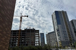 Минстрой: в январе-апреле 2025 года сдано на 5,6% больше жилья